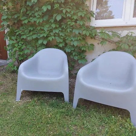 Rum i privatbostad Noclegi Przy Lesie Kąty Rybackie